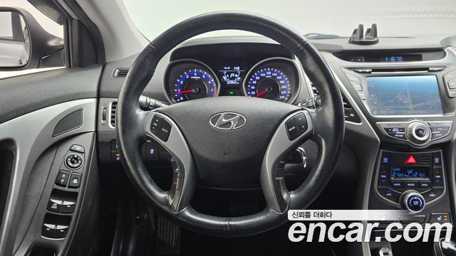 Hyundai AVANTE 2015 — photo 13