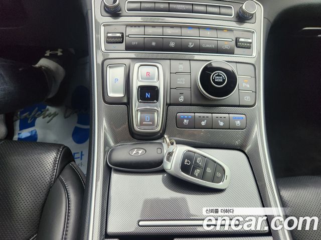 Hyundai Santafe 2021 — photo 13
