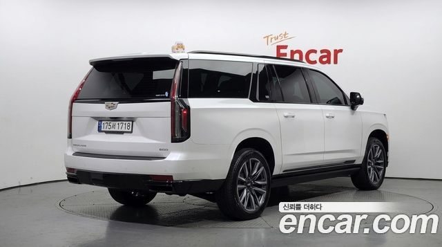 Cadillac Escalade 2023 — photo 2
