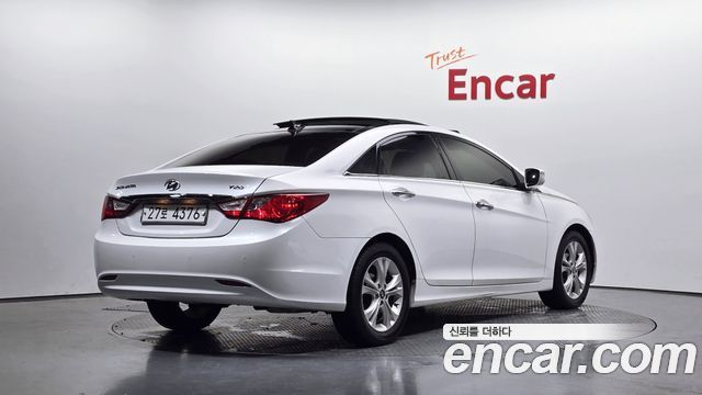 Hyundai Sonata 2010 — photo 2
