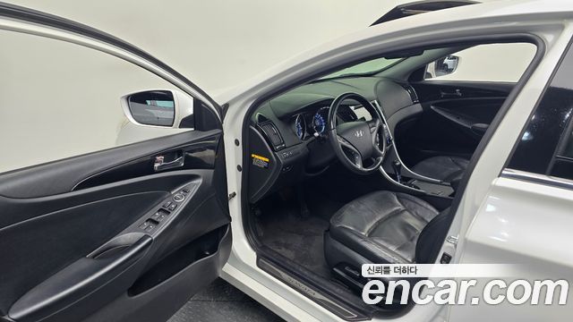 Hyundai Sonata 2010 — photo 11