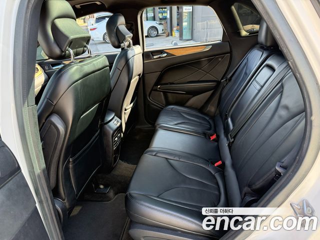 Lincoln MKC 2015 — photo 10