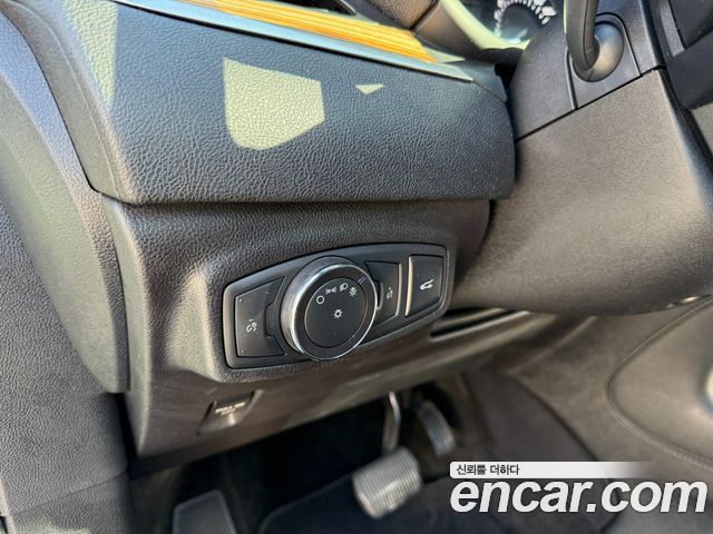 Lincoln MKC 2015 — photo 12