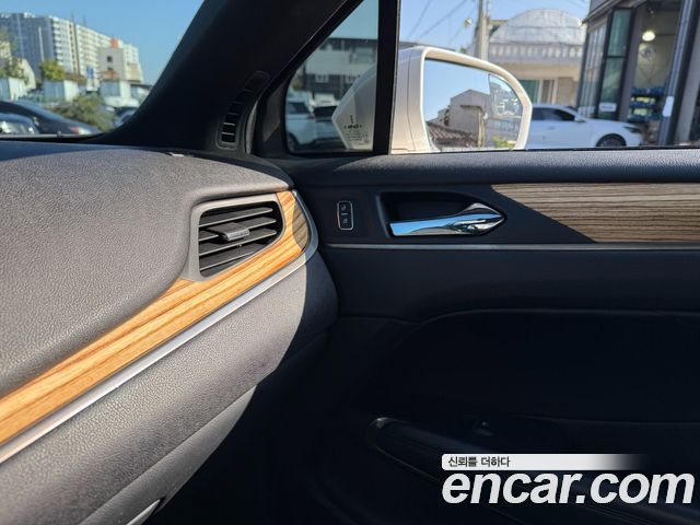 Lincoln MKC 2015 — photo 15