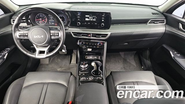Kia K5 2023 — photo 10