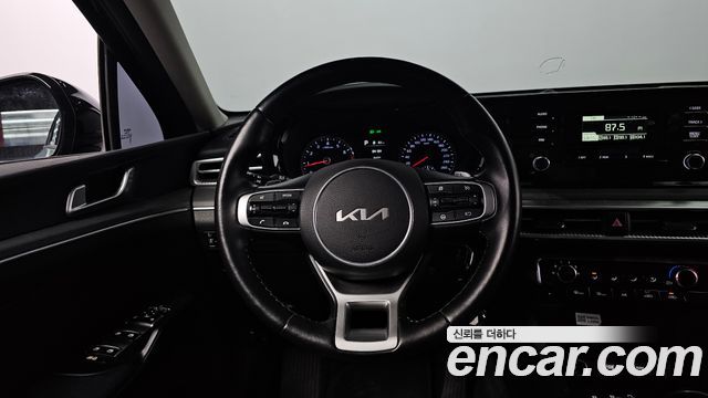 Kia K5 2023 — photo 18