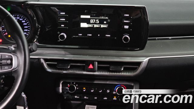 Kia K5 2023 — photo 19