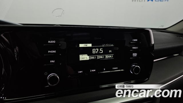 Kia K5 2023 — photo 20
