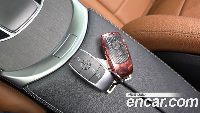 Mercedes-Benz GLC-Class 2021 — photo 25
