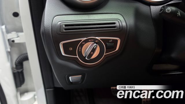 Mercedes-Benz GLC-Class 2021 — photo 28