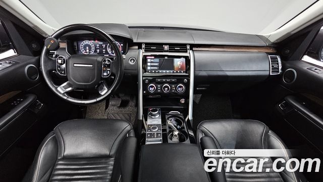 Land Rover Discovery 2019 — photo 10