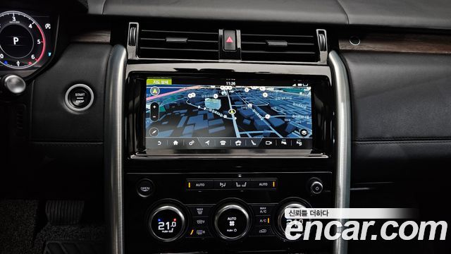 Land Rover Discovery 2019 — photo 20