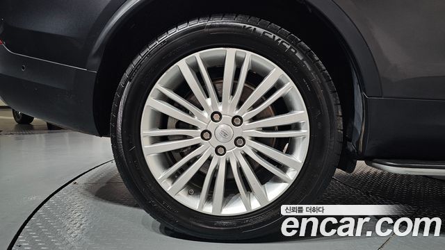 Land Rover Discovery 2019 — photo 7