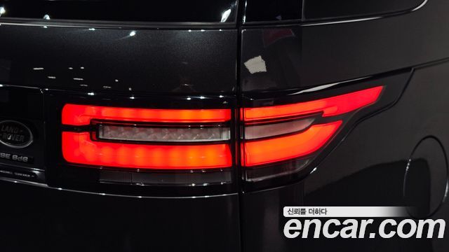 Land Rover Discovery 2019 — photo 9