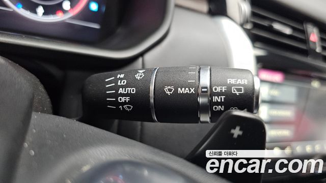 Land Rover Discovery 2019 — photo 39