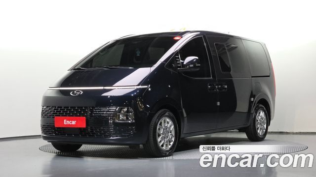 Hyundai Staria 2023 — photo 1