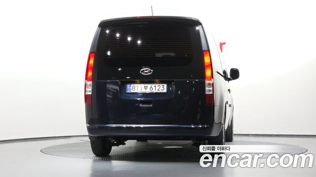 Hyundai Staria 2023 — photo 4
