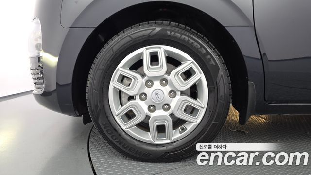 Hyundai Staria 2023 — photo 5