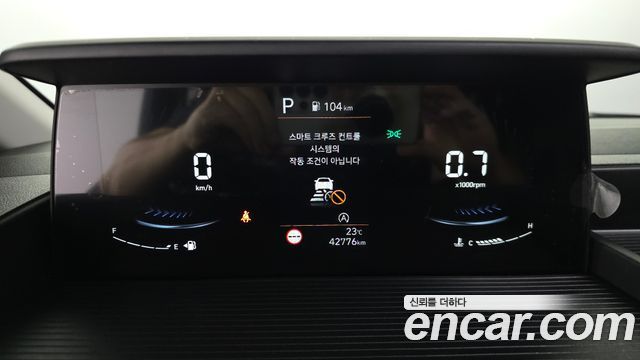 Hyundai Staria 2023 — photo 11