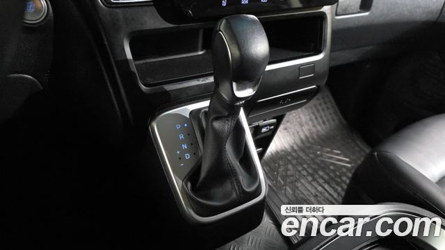 Hyundai Staria 2023 — photo 12