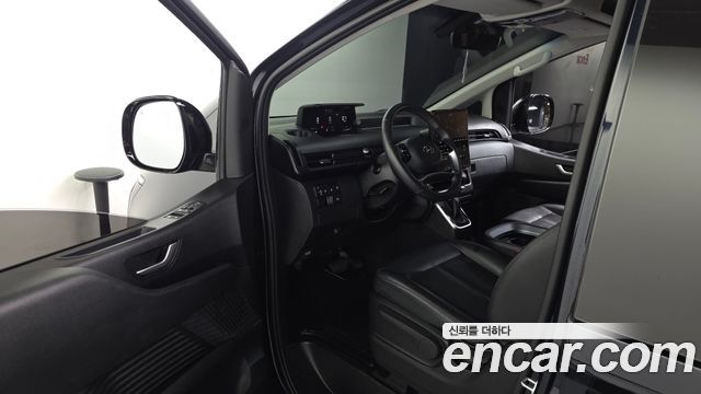 Hyundai Staria 2023 — photo 13