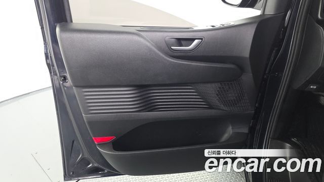 Hyundai Staria 2023 — photo 14