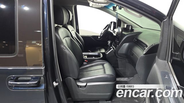 Hyundai Staria 2023 — photo 16