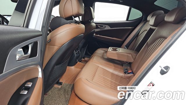 Genesis G70 2019 — photo 18