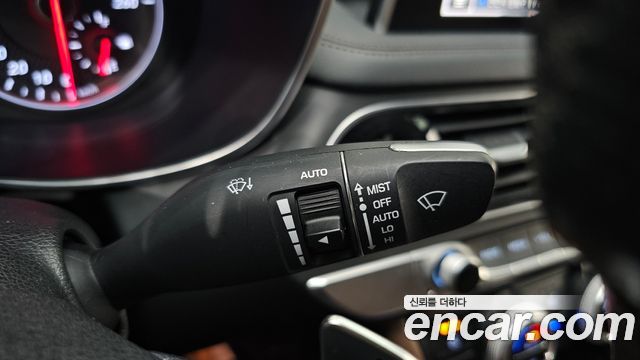Genesis G70 2019 — photo 24