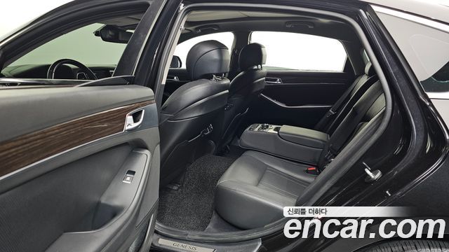 Genesis G80 2018 — photo 11