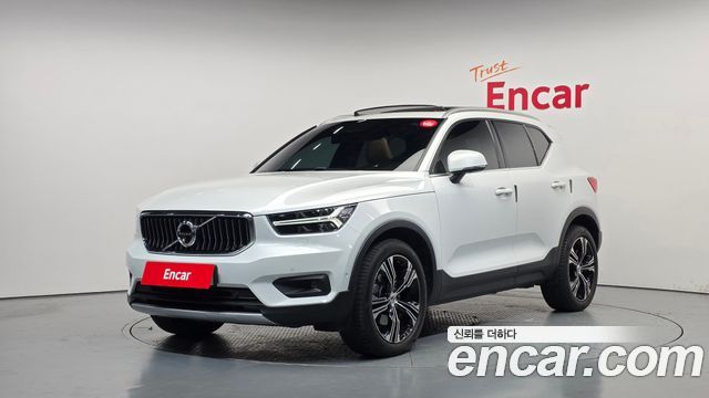Volvo XC40 2021 — photo 1