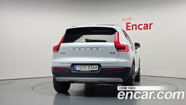 Volvo XC40 2021 — photo 4