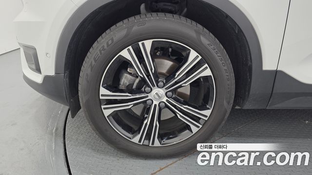 Volvo XC40 2021 — photo 5