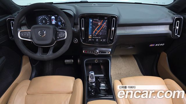 Volvo XC40 2021 — photo 10