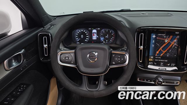 Volvo XC40 2021 — photo 19