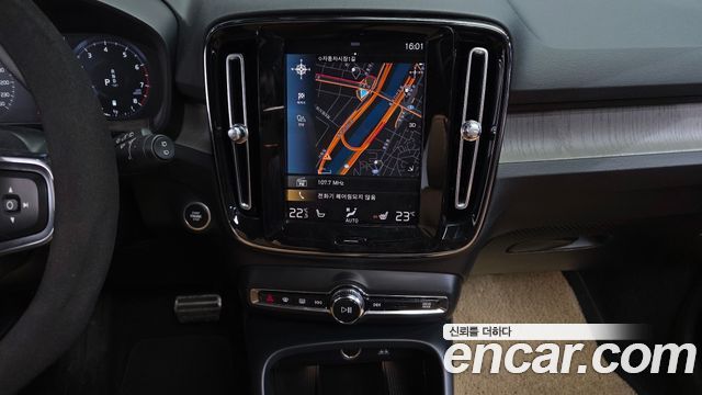 Volvo XC40 2021 — photo 20