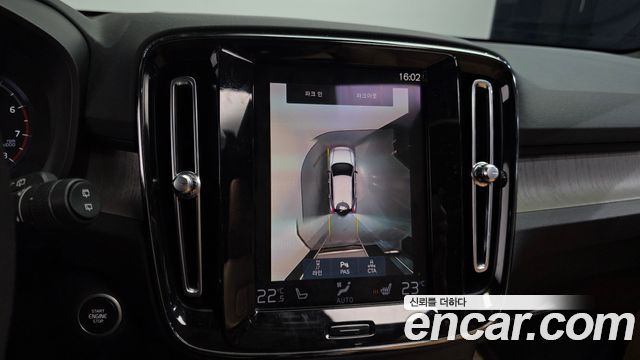 Volvo XC40 2021 — photo 22