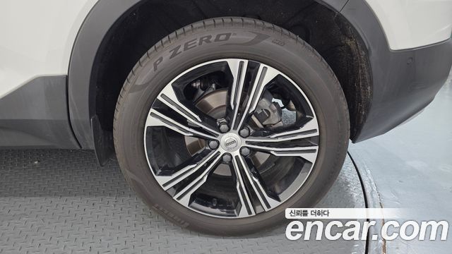 Volvo XC40 2021 — photo 7