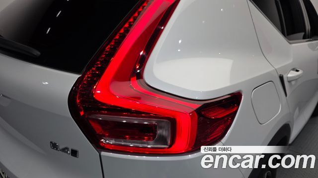 Volvo XC40 2021 — photo 9