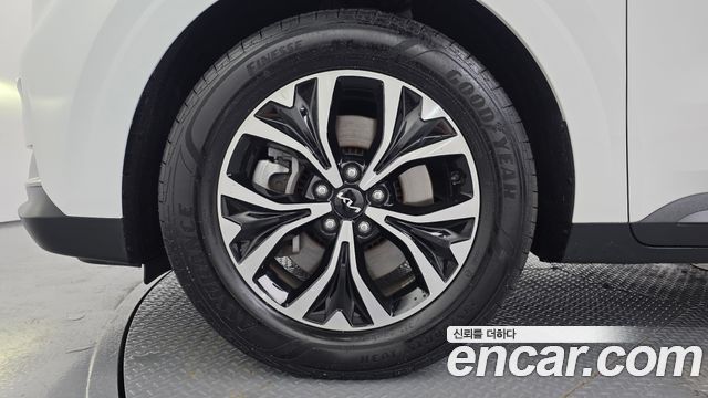 Kia Canival 2023 — photo 5