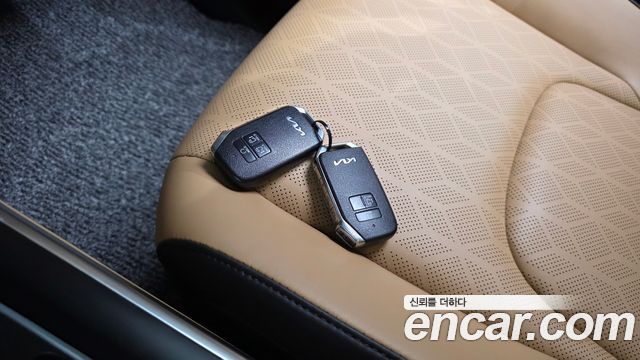 Kia Canival 2023 — photo 22