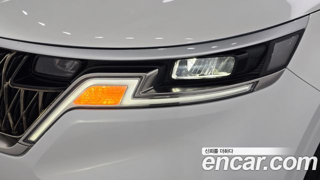 Kia Canival 2023 — photo 8