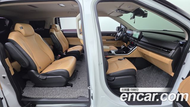 Kia Canival 2023 — photo 16