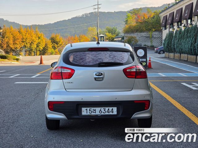Kia pride 2017 — photo 4