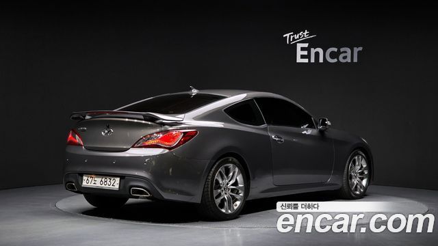 Hyundai Genesis 2012 — photo 2