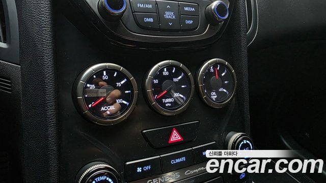 Hyundai Genesis 2012 — photo 23