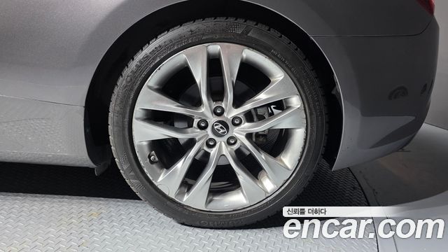Hyundai Genesis 2012 — photo 7