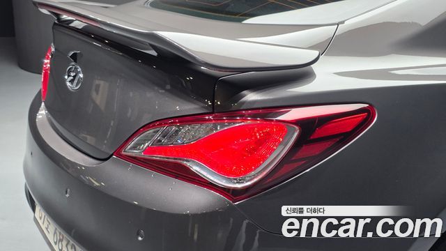 Hyundai Genesis 2012 — photo 9