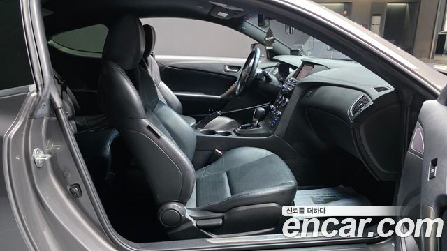 Hyundai Genesis 2012 — photo 16