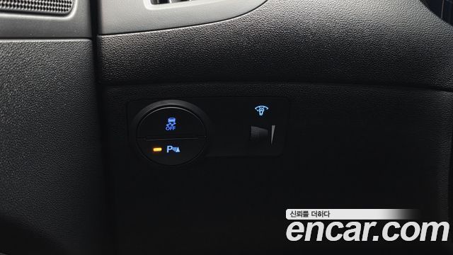 Hyundai Genesis 2012 — photo 31